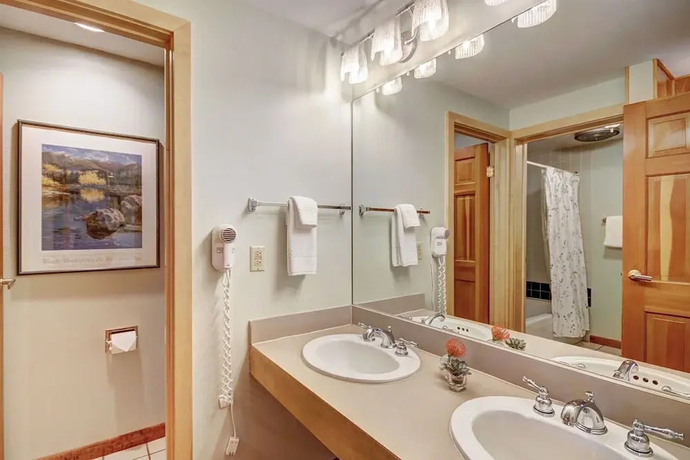 Ge At Breckenridge Peak 9 Inn, Liftside 402 Studio Bedroom Condo by RedAwning