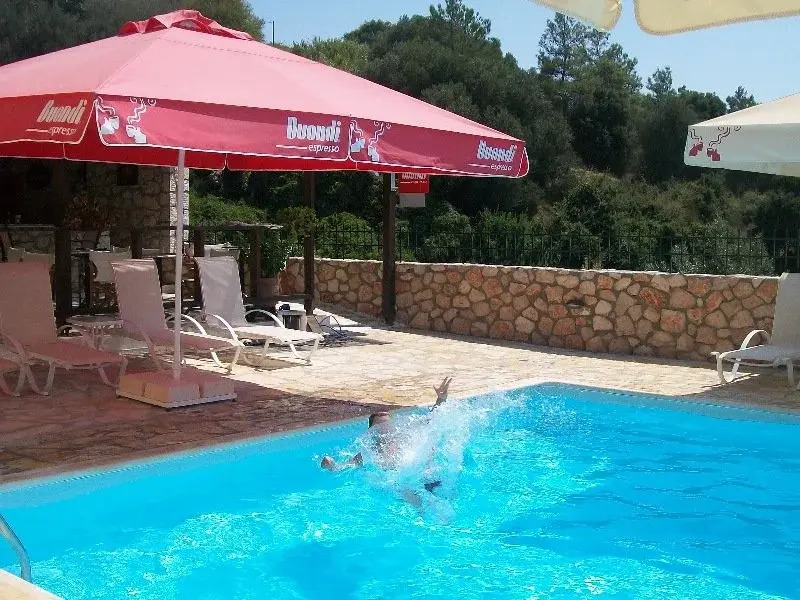 Sarantos Pool Suites