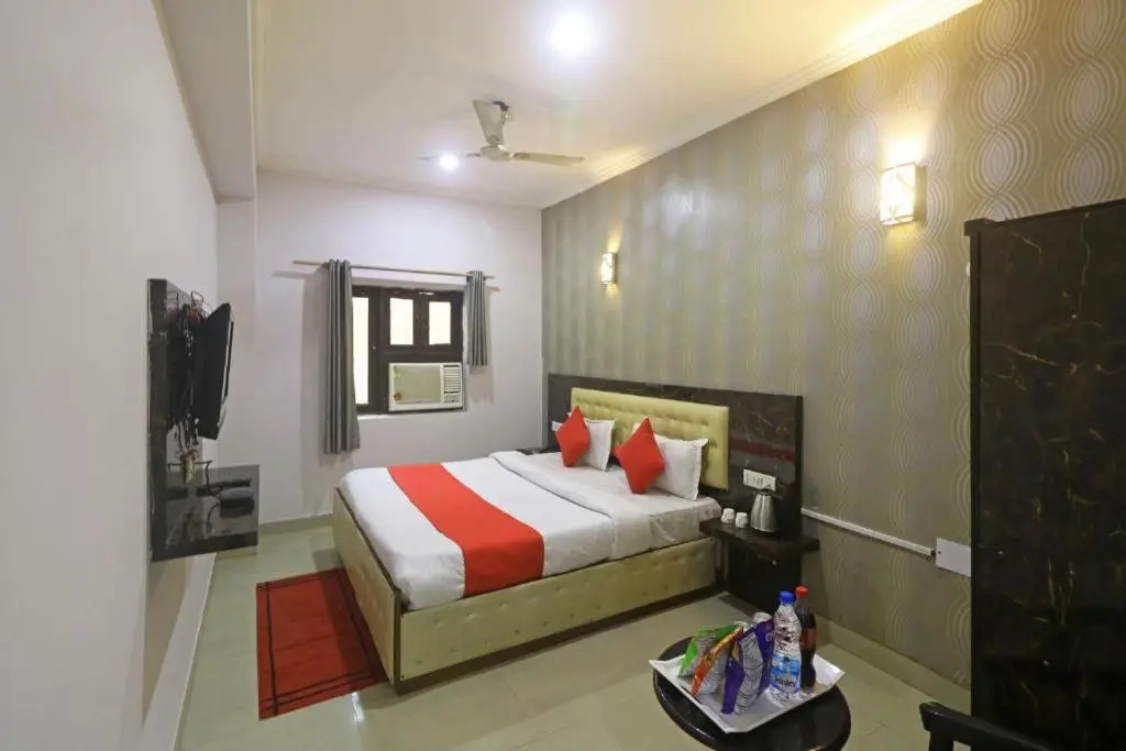 Transit Stay Near IGI Airport