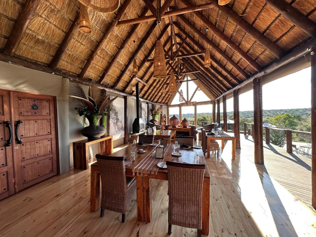 Bush Lodge   Amakhala Game Reserve
