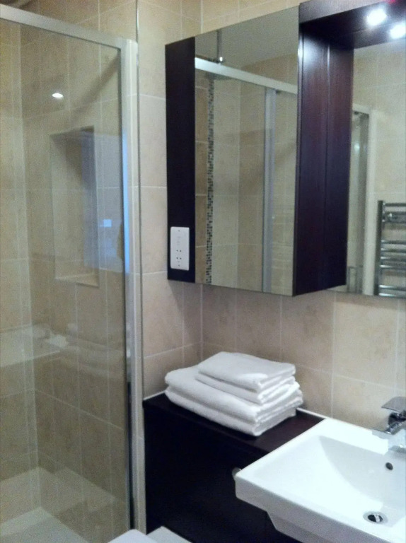 Lyall Apartment Hotel