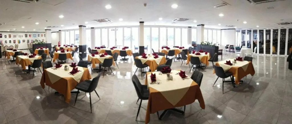 CHRISTEE SUITES HOTEL