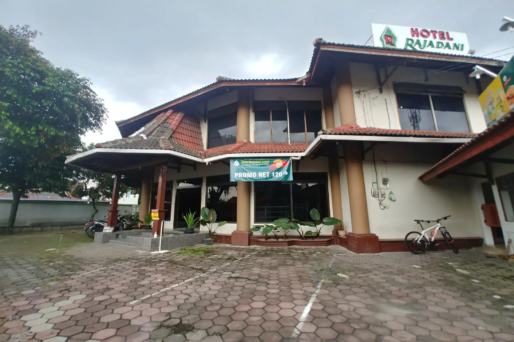 OYO 90283 Hotel Rajadani Ackni