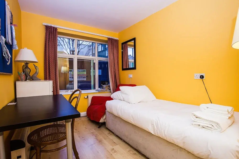Gorgeous Spacious 3 Bed Apartment in Clapham