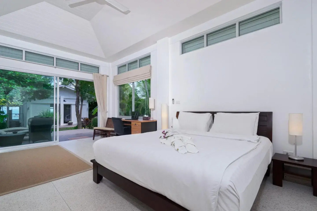 Ban Mok Talay - Beach Front Villa