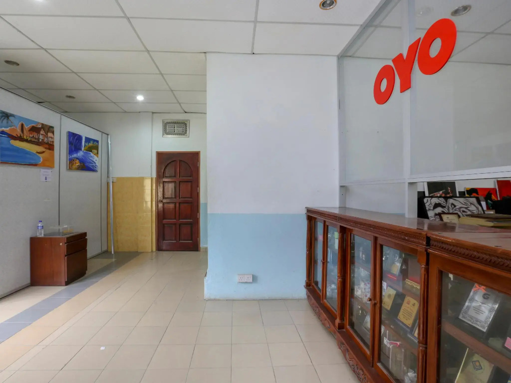 OYO 90174 Tuah Inn