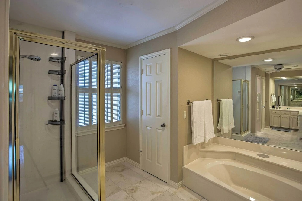 Unwind Fireside & Play Pool! Idyllic Mckinney Home