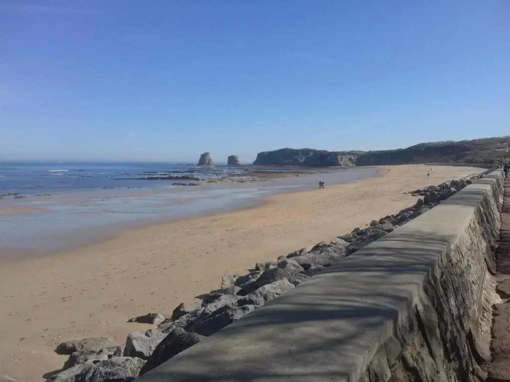 Hendaye Beach Studio, front de mer avec parking privé