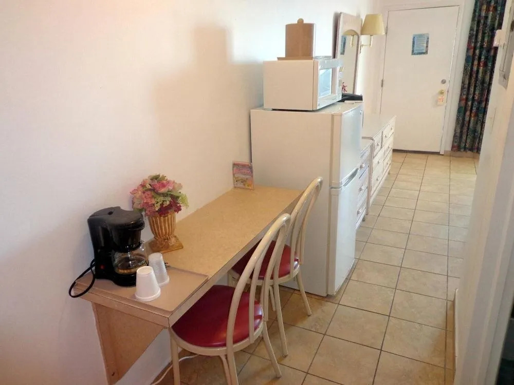 Caprice Motel - Wildwood