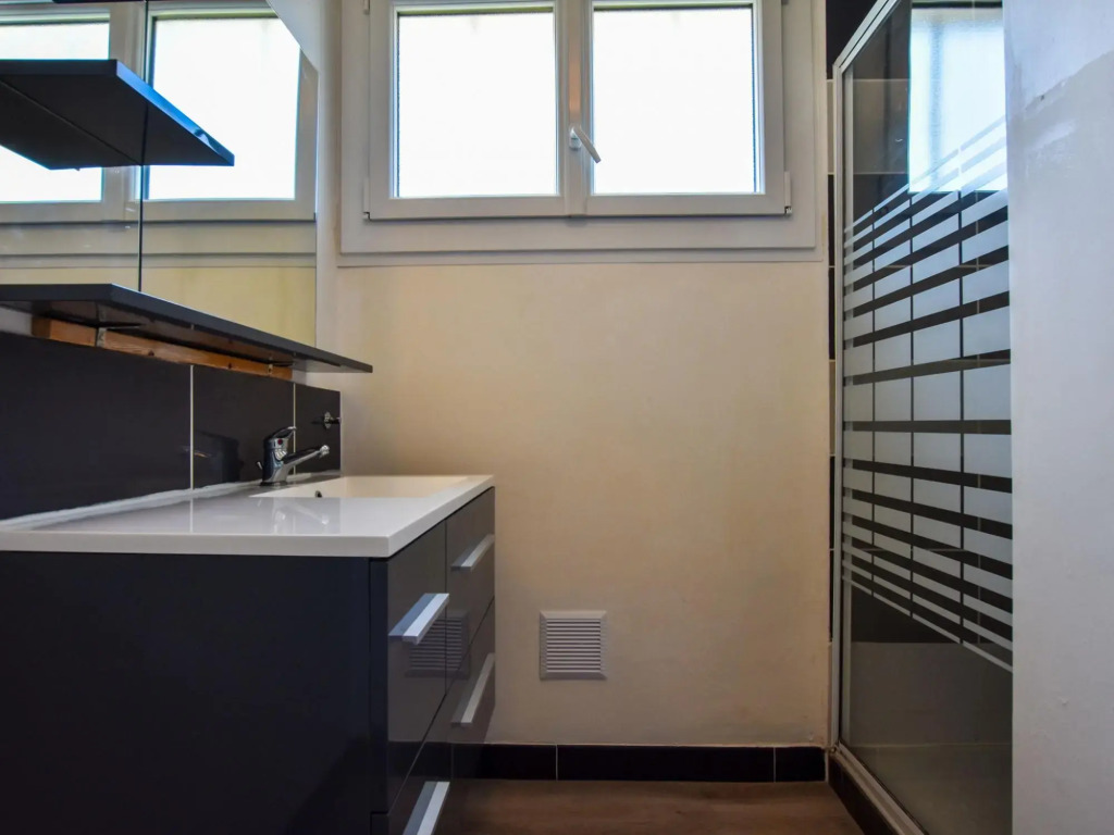 Serene Holiday Home in Pénestin, 300m from the beach