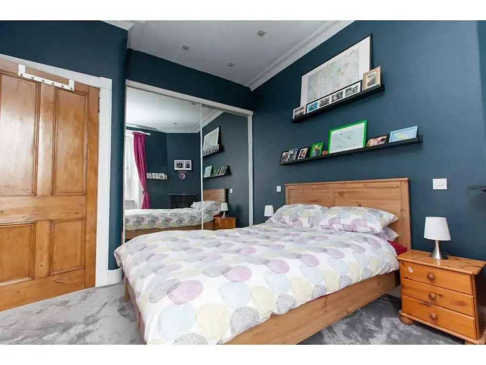 Stylish 1BR Tenement in City Centre for 4