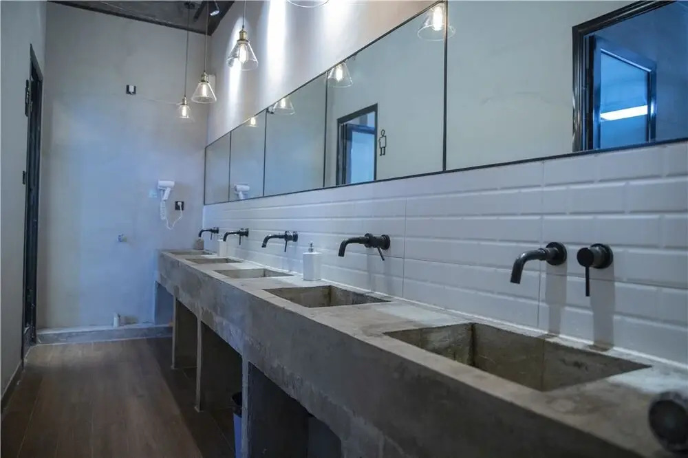 Zeako Youth Hostel