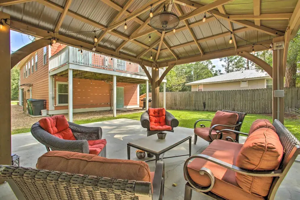 Waveland Family House, 4-minute Drive to the Beach