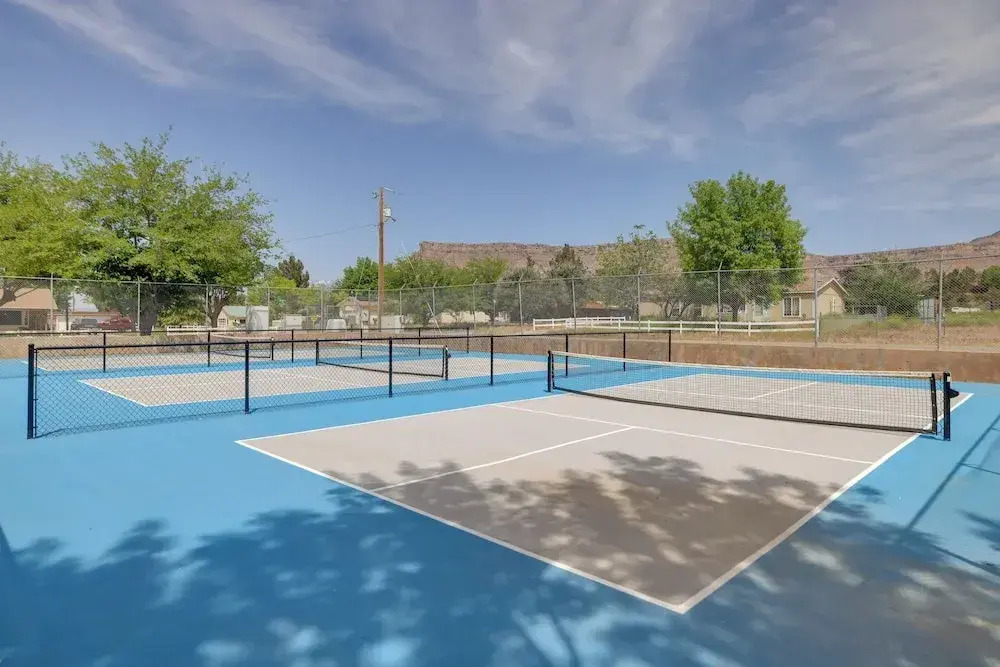 Hot Tub & Views! Modern Home 15 Mi to Zion NP