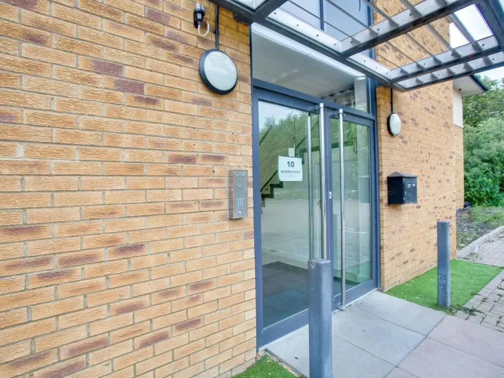 Elegant Apartment in Milton Keynes near Snozone