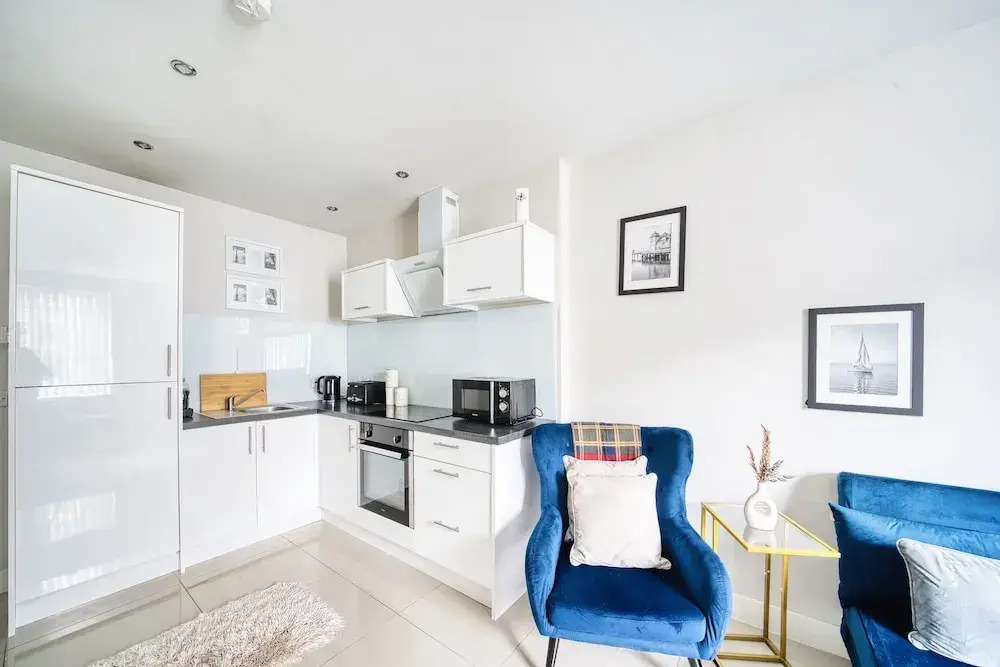 Spacious 1 Bedroom Near Hospital