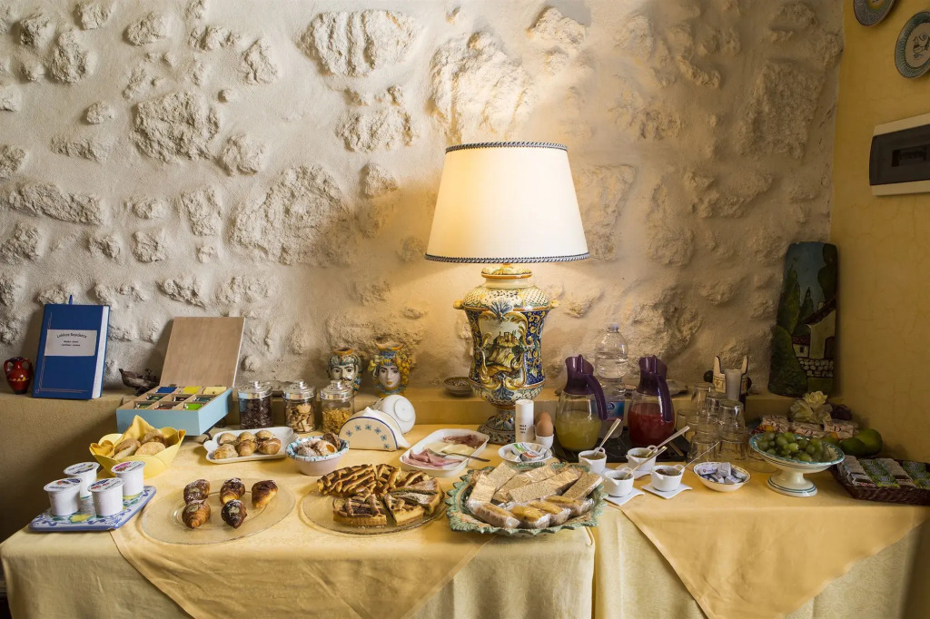 Lakkios charming suites and rooms