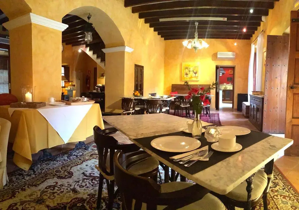 Petit Hotel Alaro