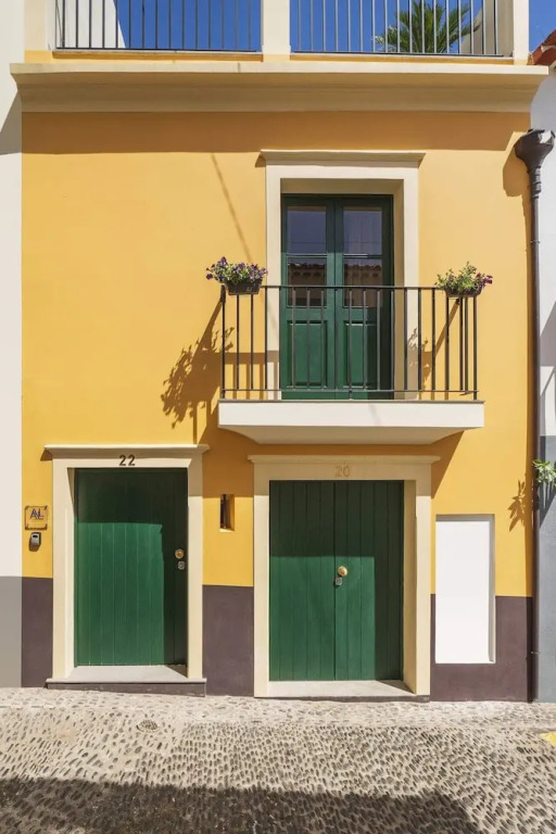 Zona Velha Apartments by An Island Apart