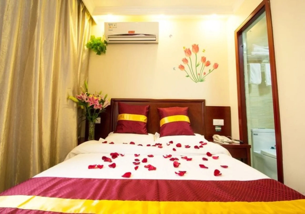 GreenTree Inn Shanghai Pudong Expo YangSi Metro Station YangXin Road Shell Hotel