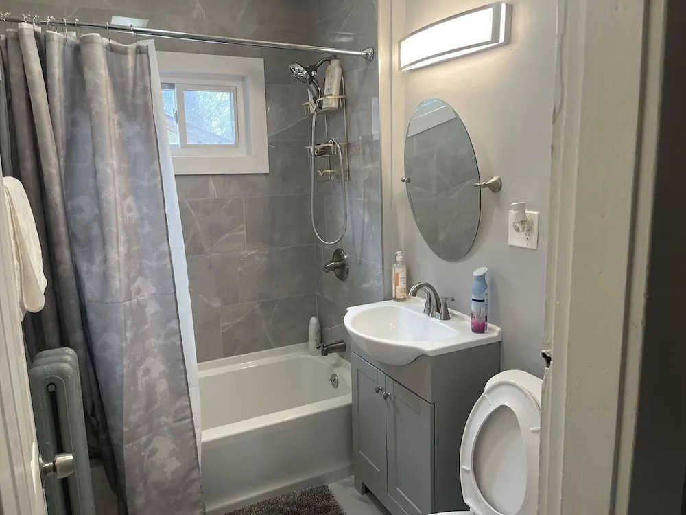Newly Renovated 2 floor Getaway