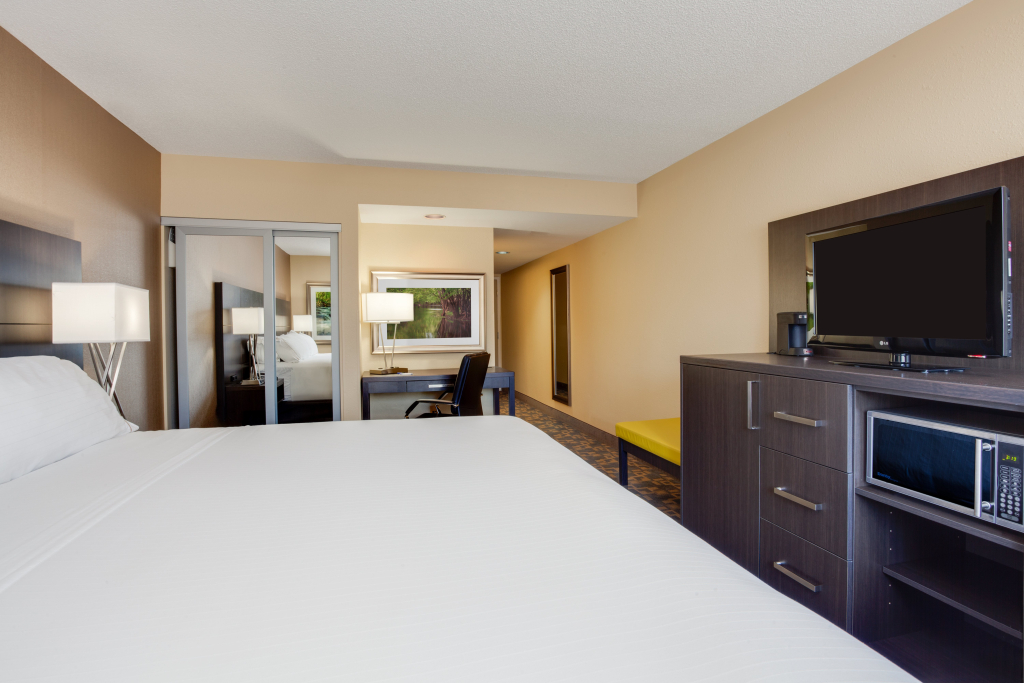 Holiday Inn Express & Suites Fredericton by IHG
