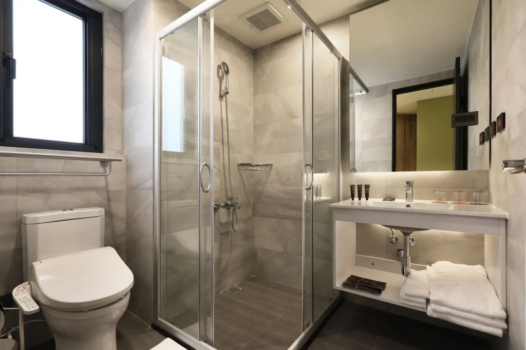 KUN Tour Hotel Feng Chai