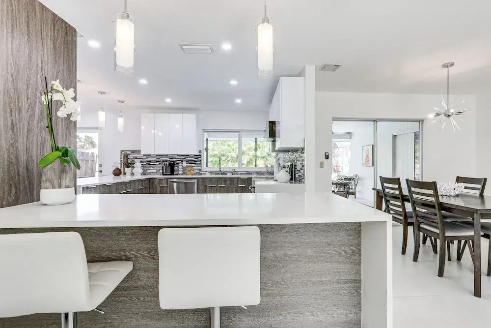 Sarasota Home w/ Private Pool ~ 10 Mi to Beach!