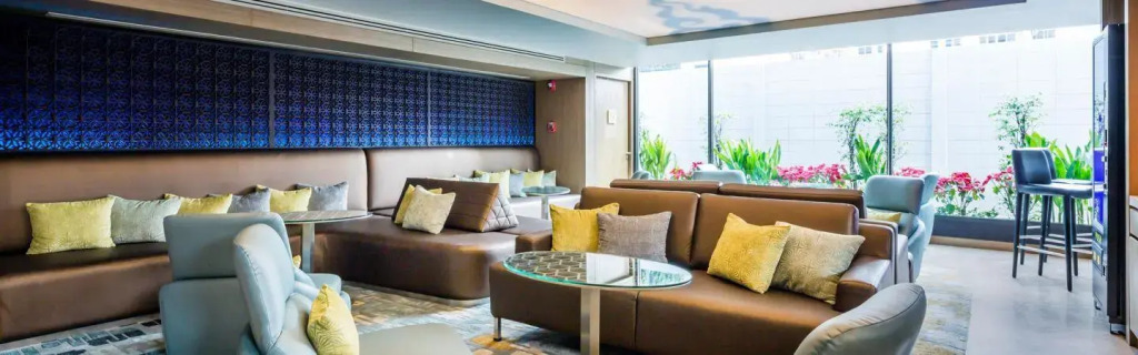 Holiday Inn Express Bangkok Sukhumvit 11 by IHG