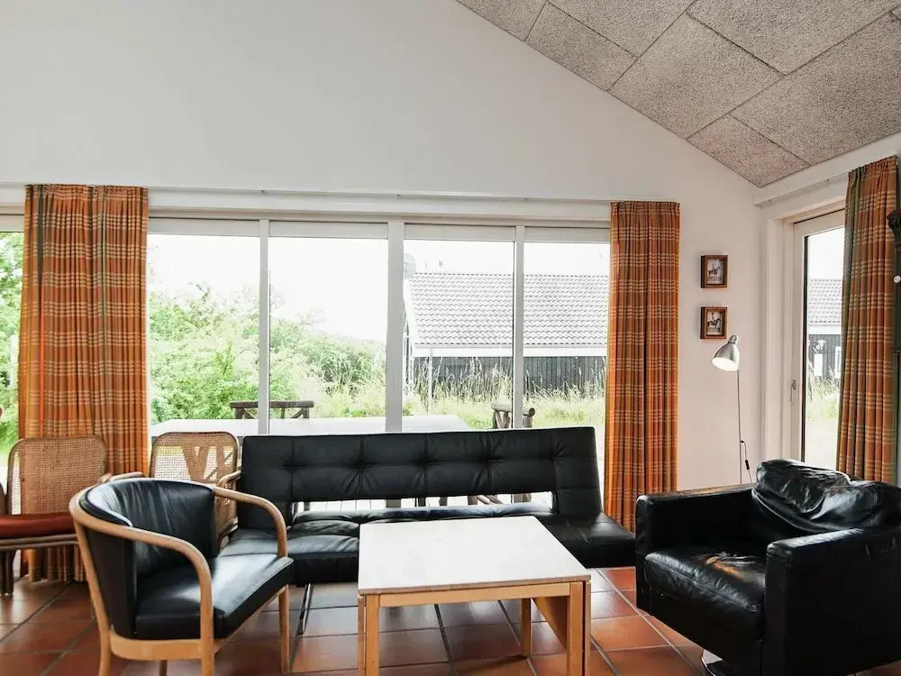 Rustic Holiday Home in Ebeltoft with Hot Tub