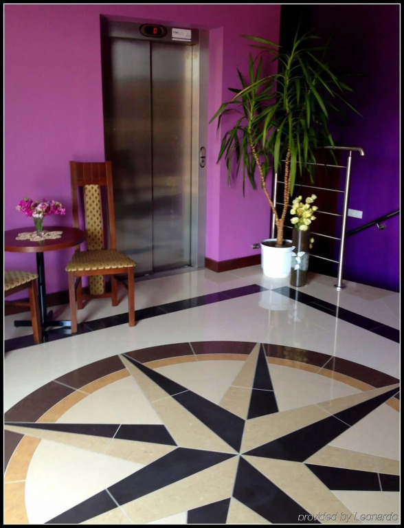 Vinci Hotel Airport