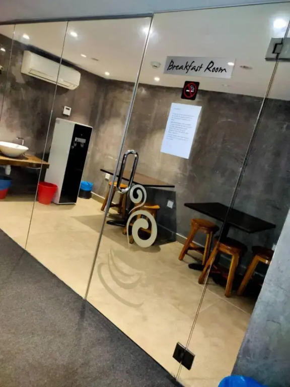 9 Square Hotel - Subang