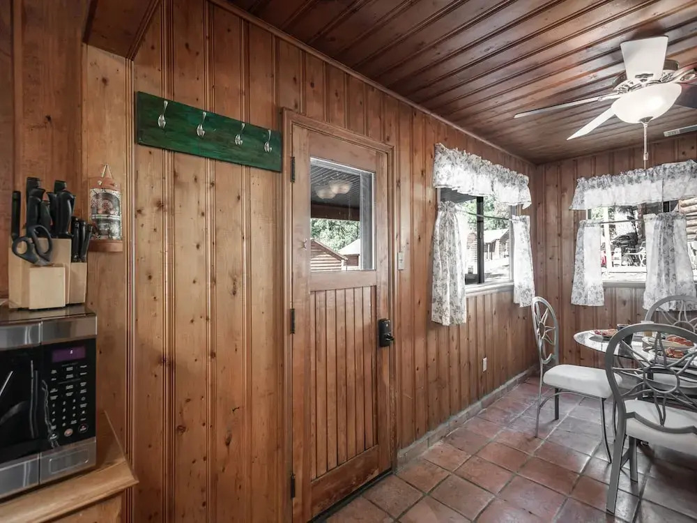 413apvillage23avncb - Alpine Cabin