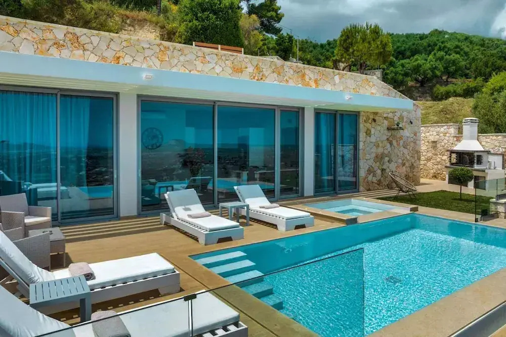 Pietra Cave Suite With Private Pool