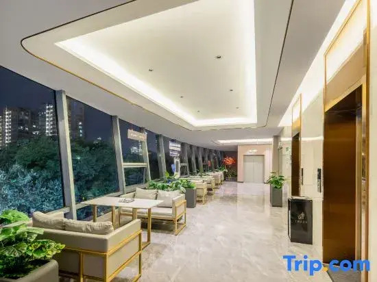 Yeste International Hotel (Liuzhou Cruise Terminal Shuangyu Hui River View Branch)