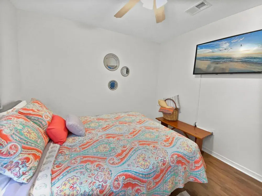 Sandy Toes by Destin Getaways