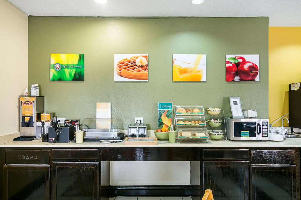 Quality Inn & Suites Harvey - Chicago Southland