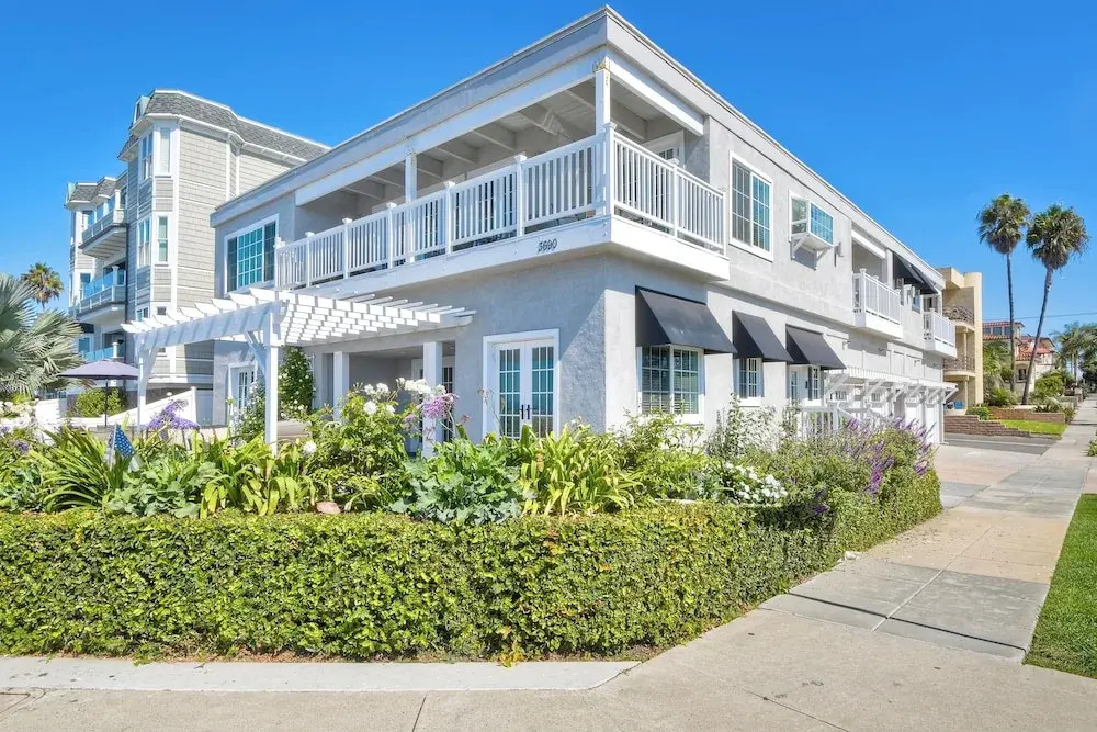 3690 Carlsbad Boulevard - Unit C