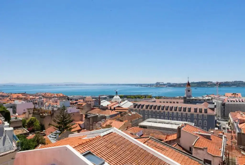 Breathtaking River-City View Two Private Terraces 3 Bedrooms and 3 Bathrooms 17th Century Building Central Bica Chiado District