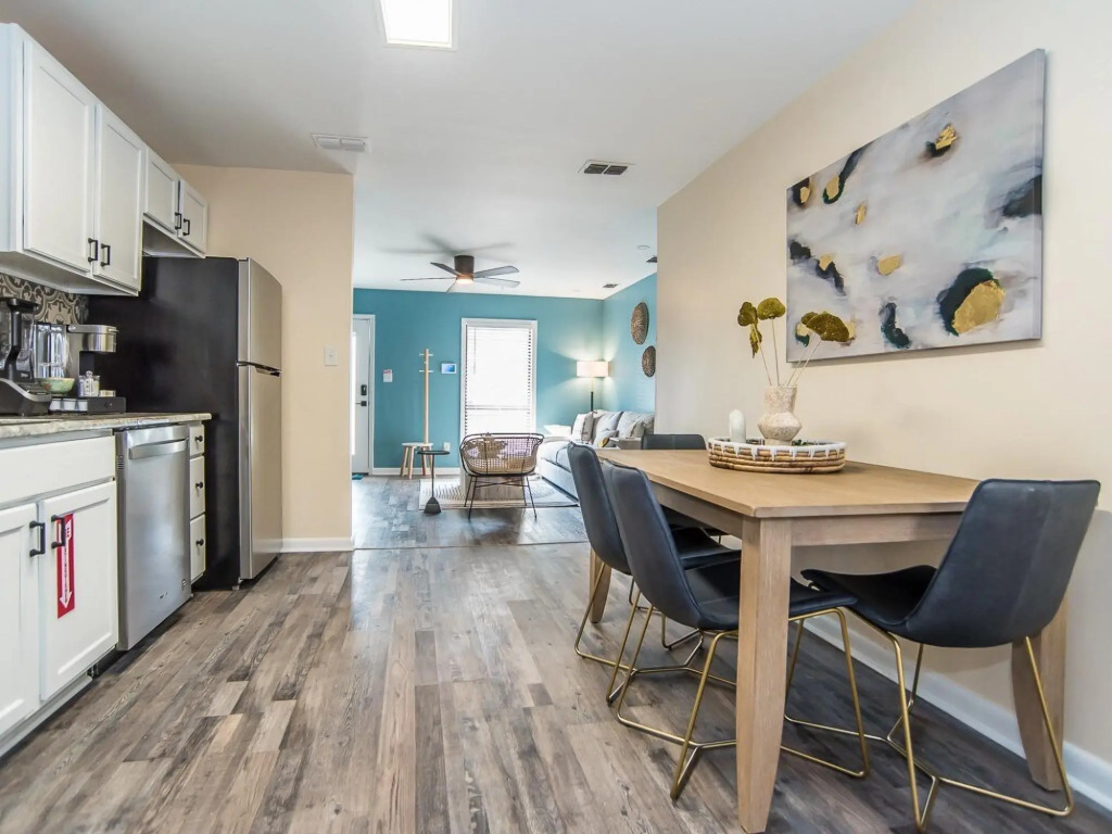 905 Fayetteville Oasis