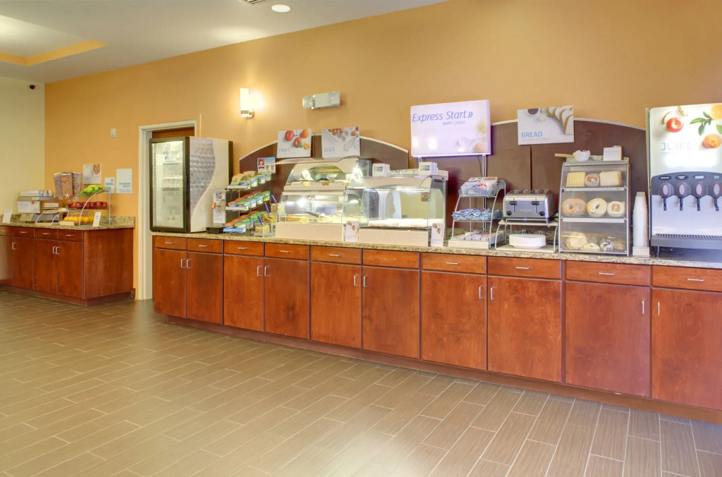 Holiday Inn Express & Suites Cross Lanes by IHG