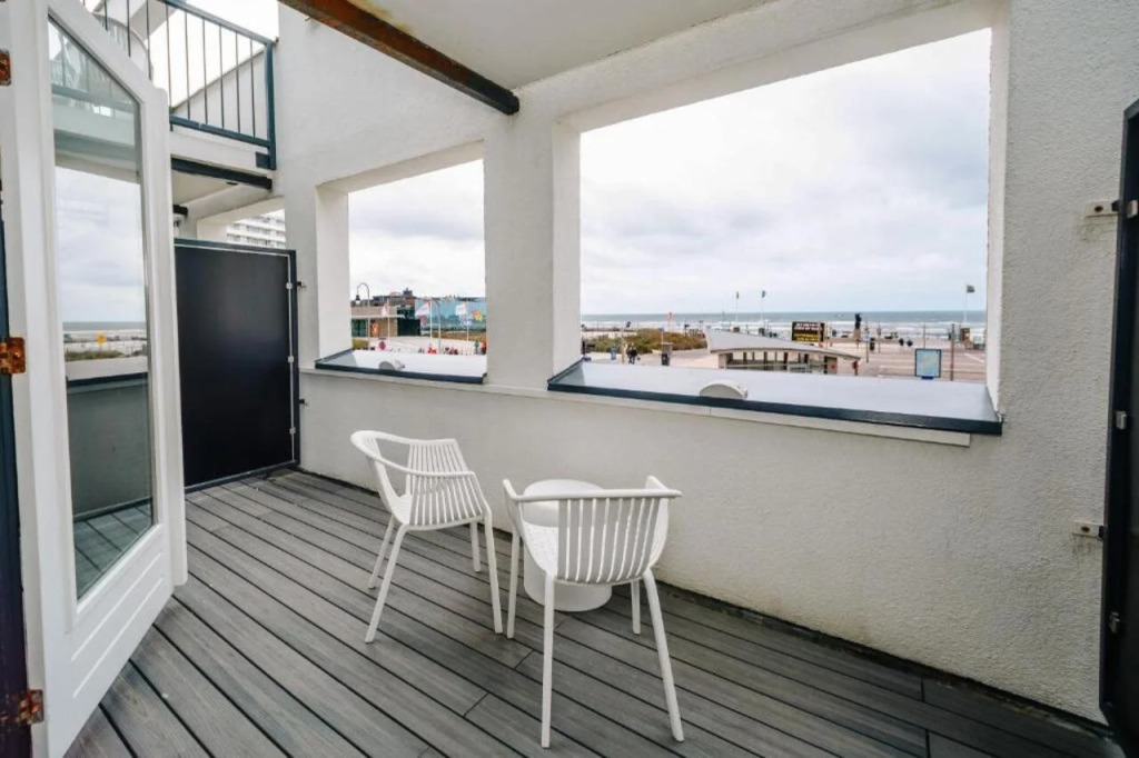 Amsterdam Beach Hotel
