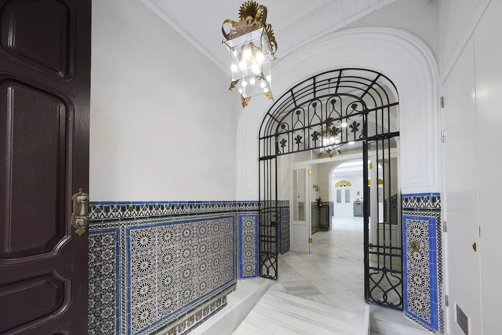 Numa Seville Solea