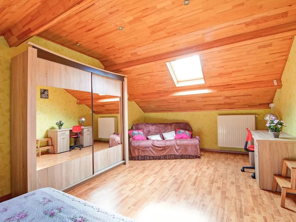 Charming Stay Near Forests