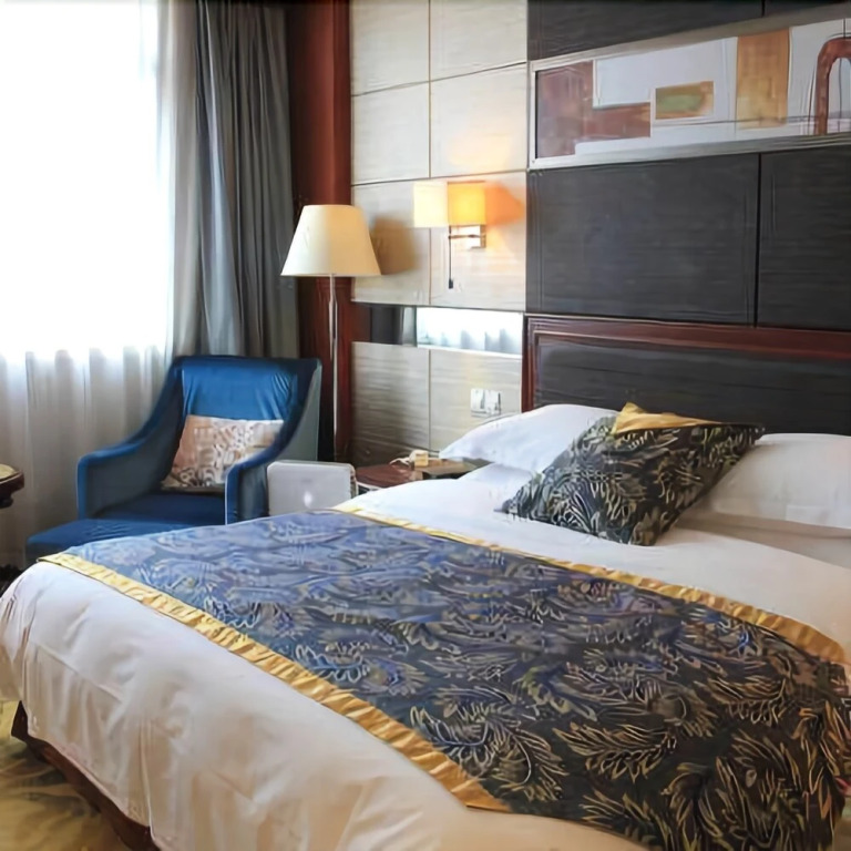 Celebrity City Hotel