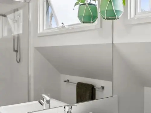 Point Roadknight Paradise Villa 6 - BYO Linen