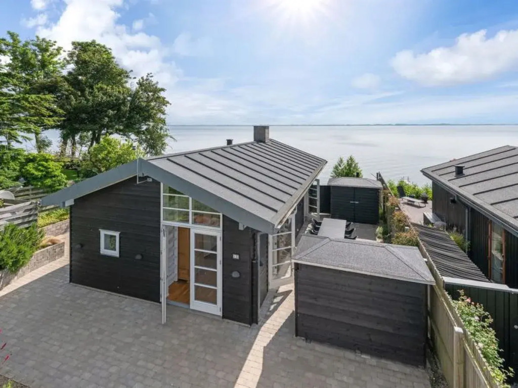 "Awild" - 10m from the sea in Funen