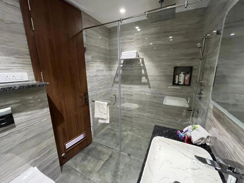 J60 Suites, Ashok Vihar - Near Netaji Subhash Place