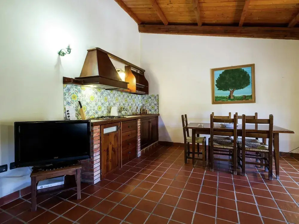Gorgeous Holiday Home with Hot Tub, Whirlpool, Pool, Garden