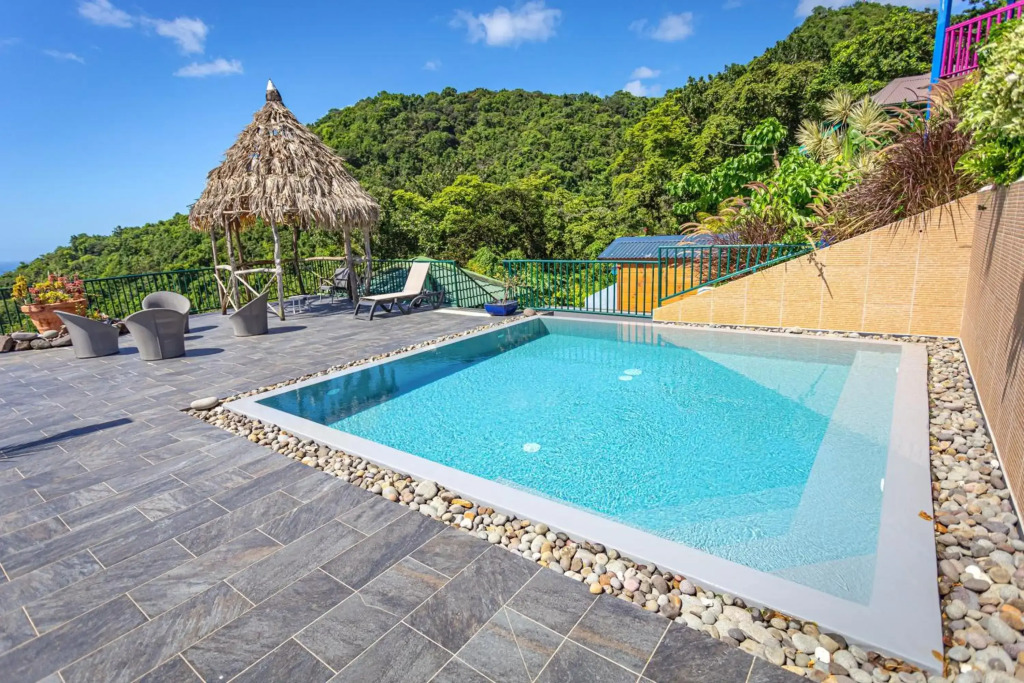 Villa douillette à Deshaies - Vue sur la mer et la montagne - 96 m²